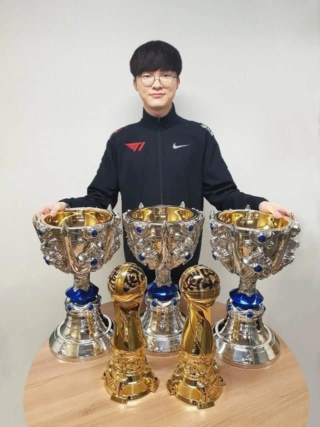 the-trophies-faker-has-received-v0-u26y6ocjmd0g1