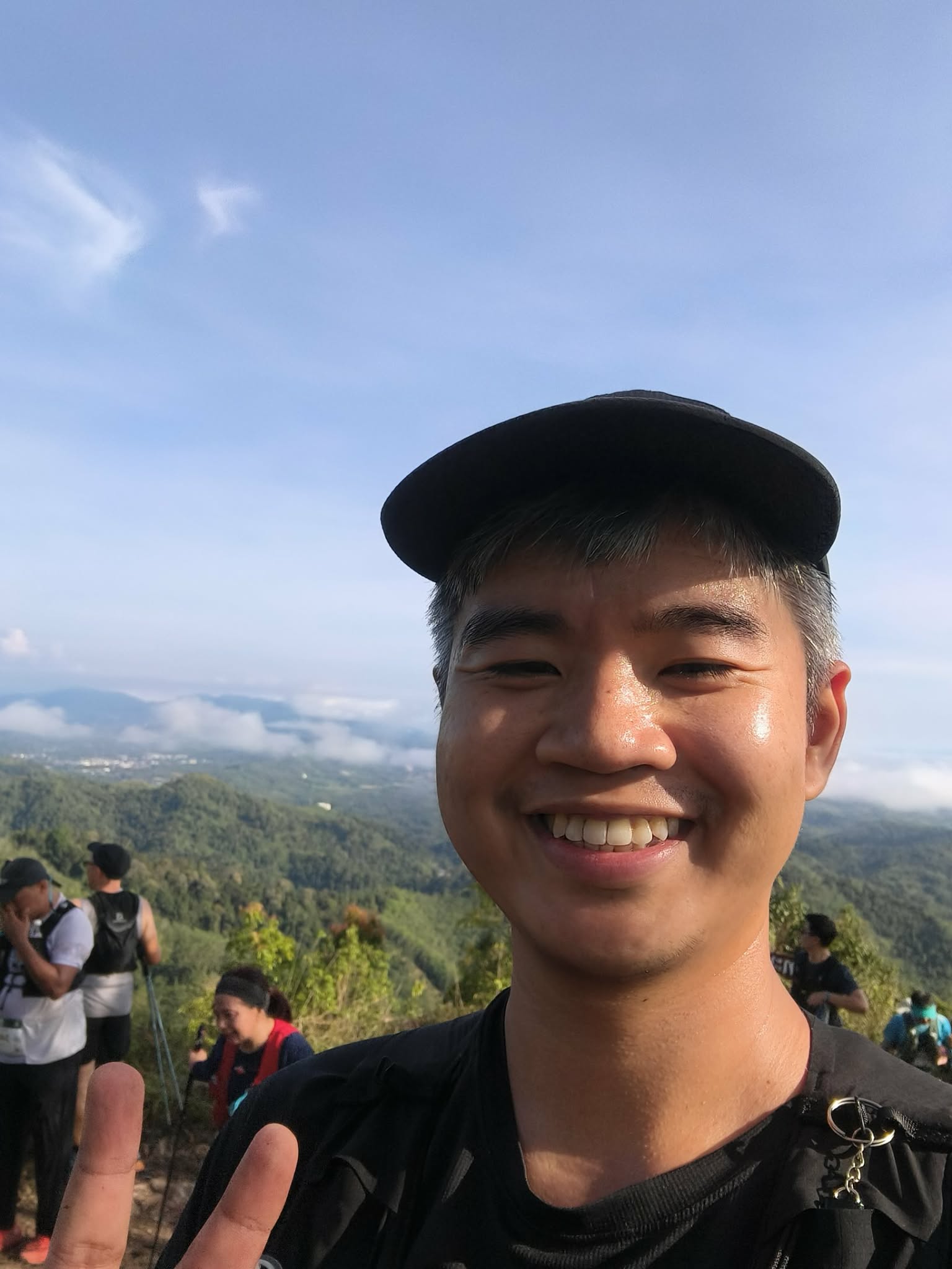 Cover image for ไม่มีใครสนใจเราขนานนั้นหรอก